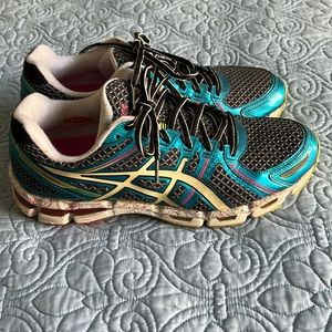 ASICS Gel Kayano 19, women’s size 12…gently used…no rips or stains